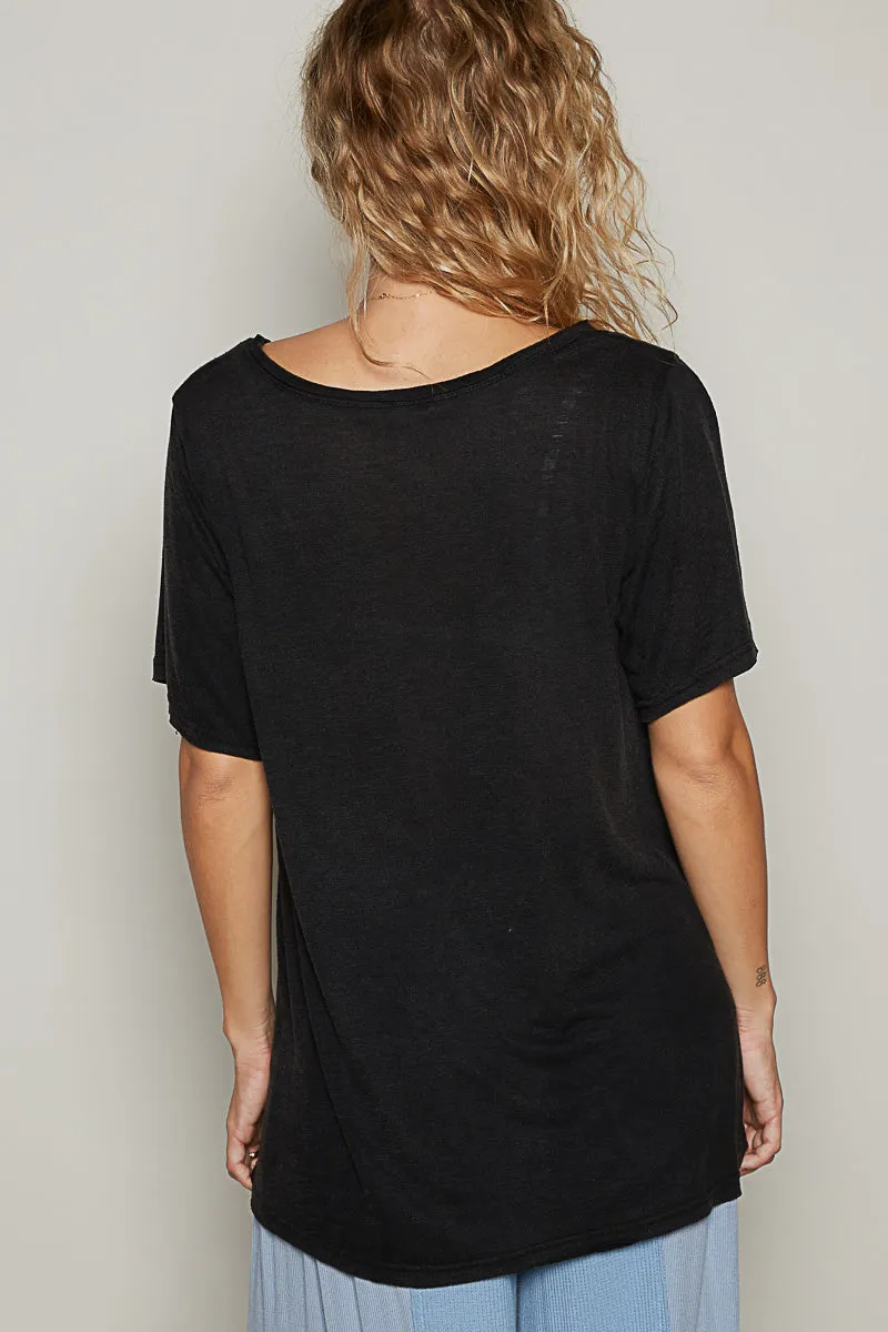 Loose Fit V-Neck Pocket Tee