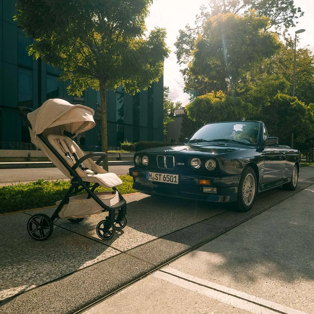 TRVL LX with Carry Bag by Nuna