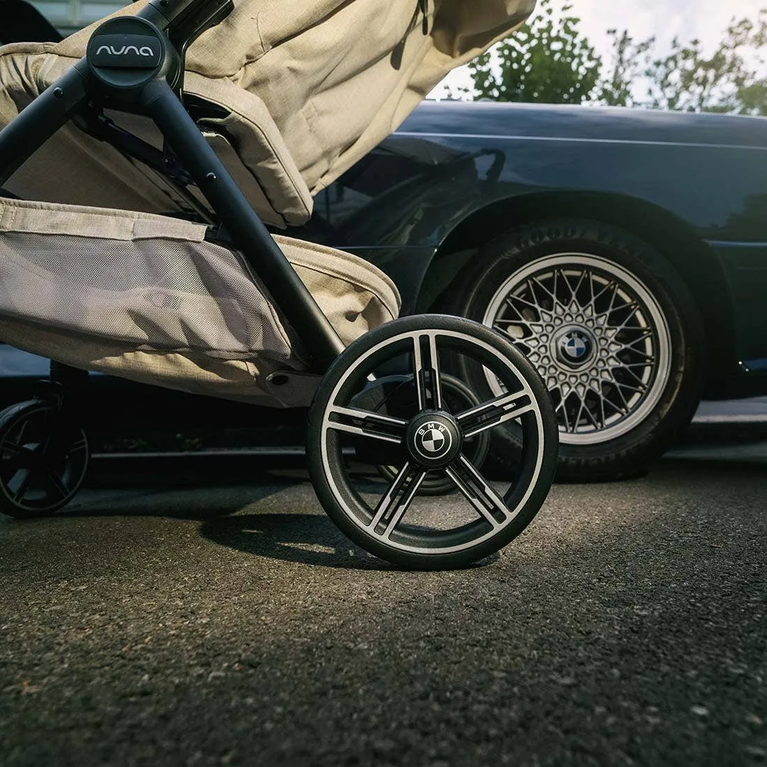 TRVL LX with Carry Bag by Nuna